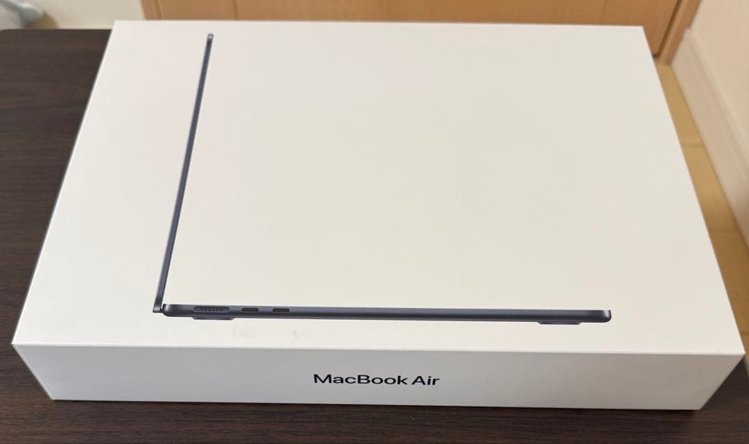 MacBook Air 2022 M2 8GB 256GB（箱入り）