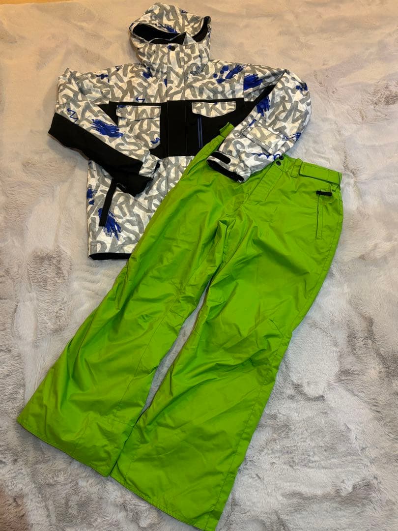 1回着！美品！キスマーク　スノボウェア　上下セット　Ｌ　kissmark