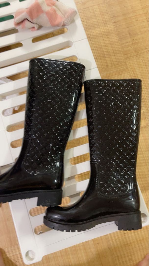 美品❣️雨靴、4、5回着用　ルイ・ヴィトン