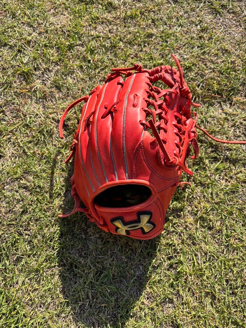 Under Armour 軟式グローブ 赤