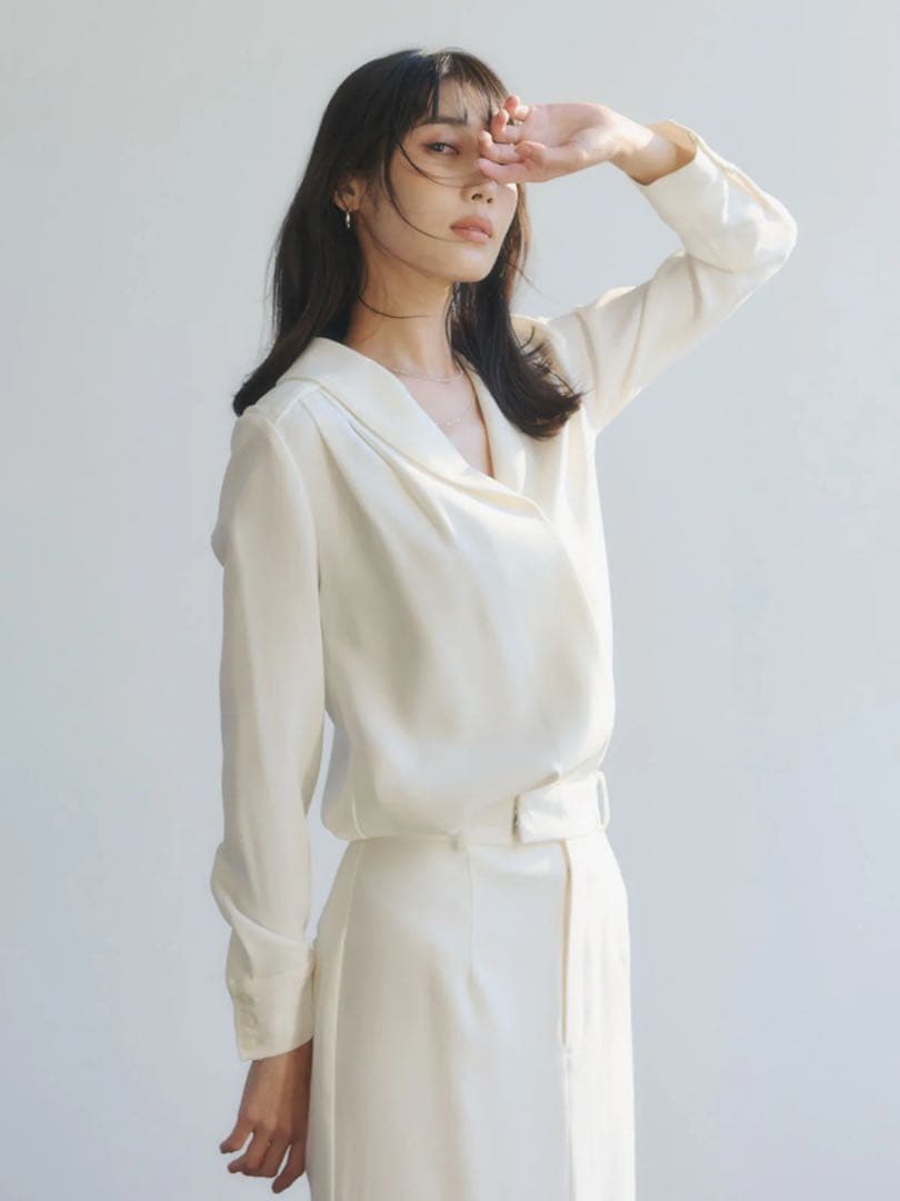 anuans ダブルサテンショールカラーブラウス NAVY