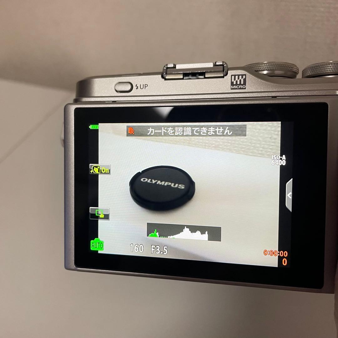 OLYMPUS PEN E-PL9 ホワイト レンズ付き