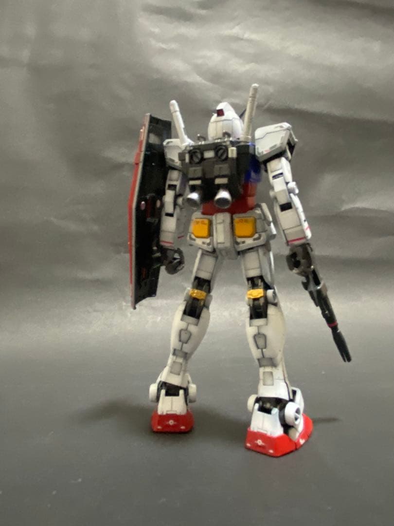 RG RX-78-2 ガンダム　塗装済完成品