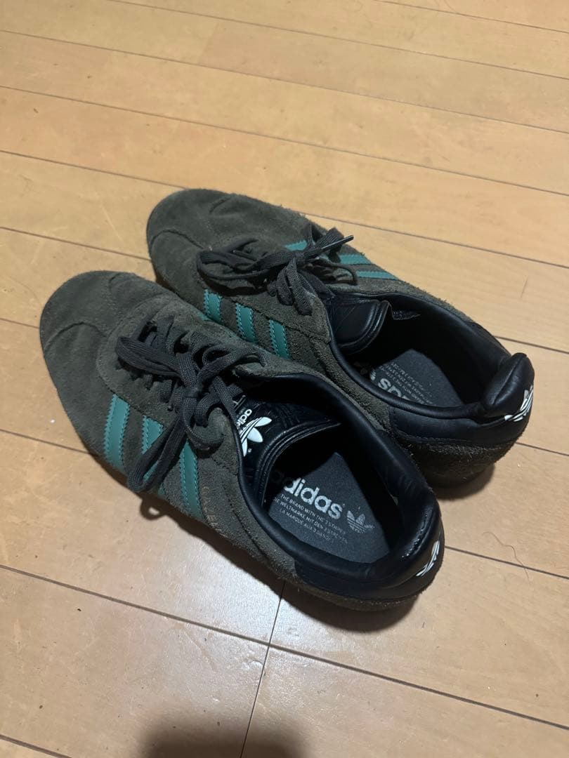 靴 adidas Gazelle \
