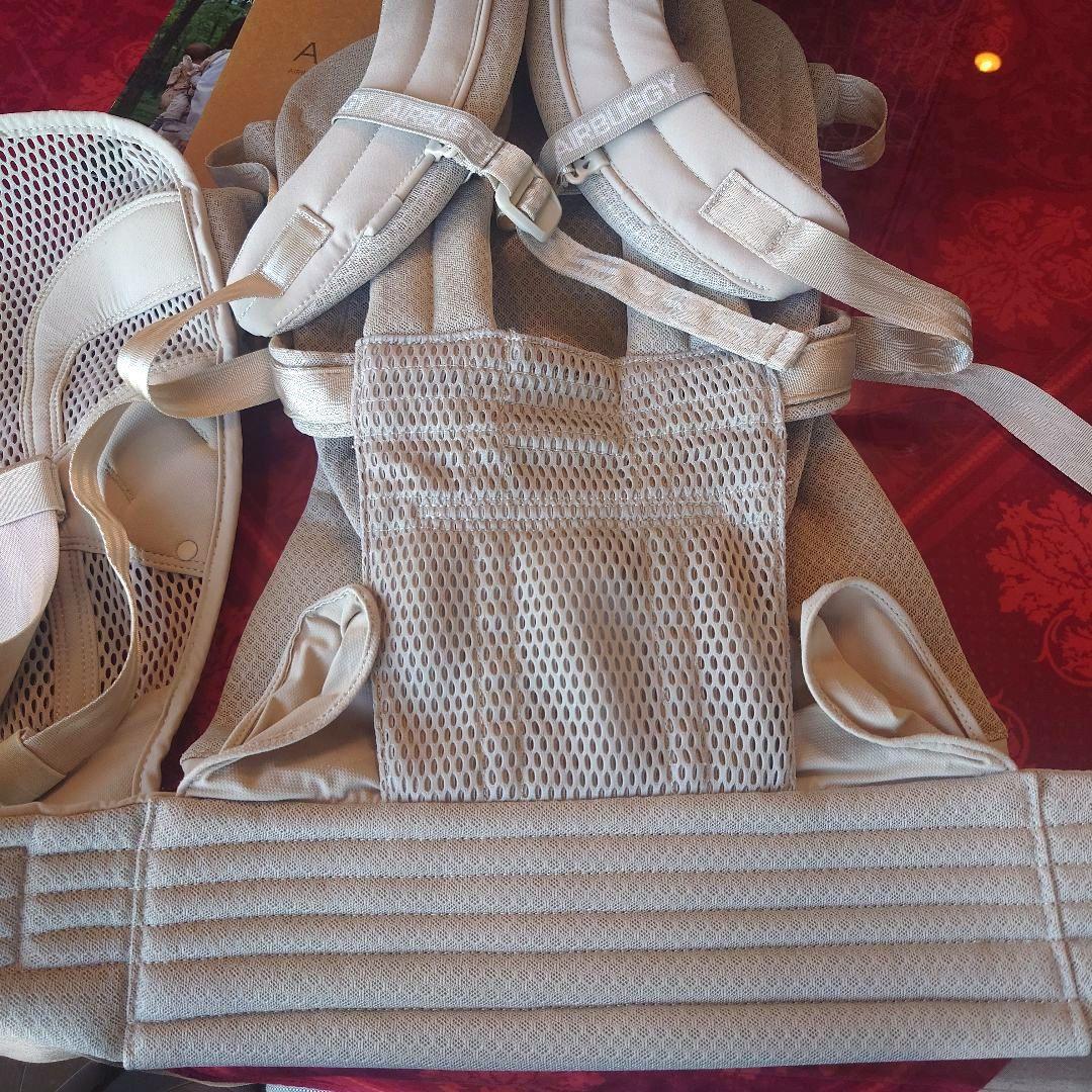 【美品】AIRBUGGY エアバギーベビーキャリア 抱っこ紐　サンドアッシュ