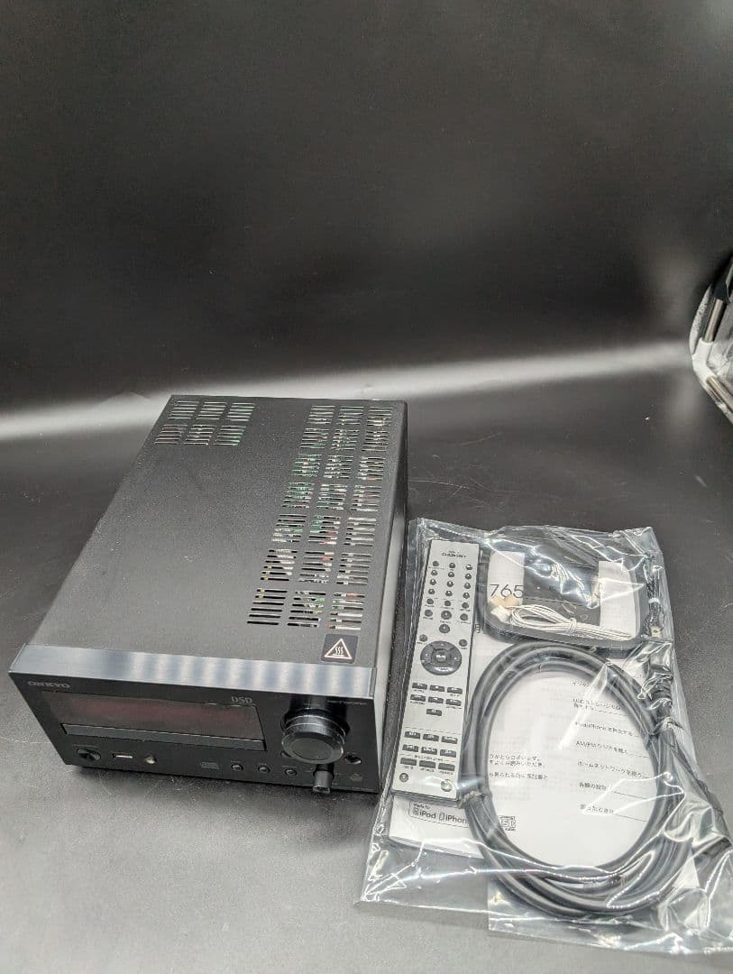 美品　ONKYO ネットワークCDレシーバー ブラック CR-N765(B)