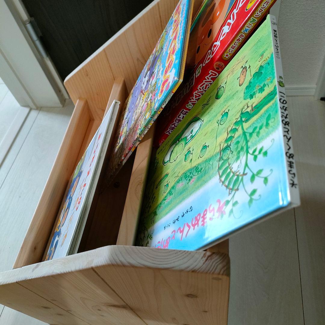 【ハンドメイド知育家具】モンテッソーリ式 絵本／天然ひのき材使用／出産祝いにも