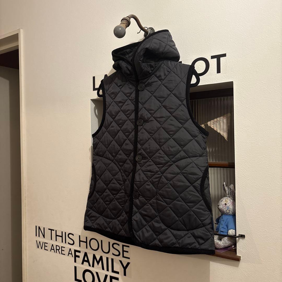 ブラック キルティングダウンベスト フード付き