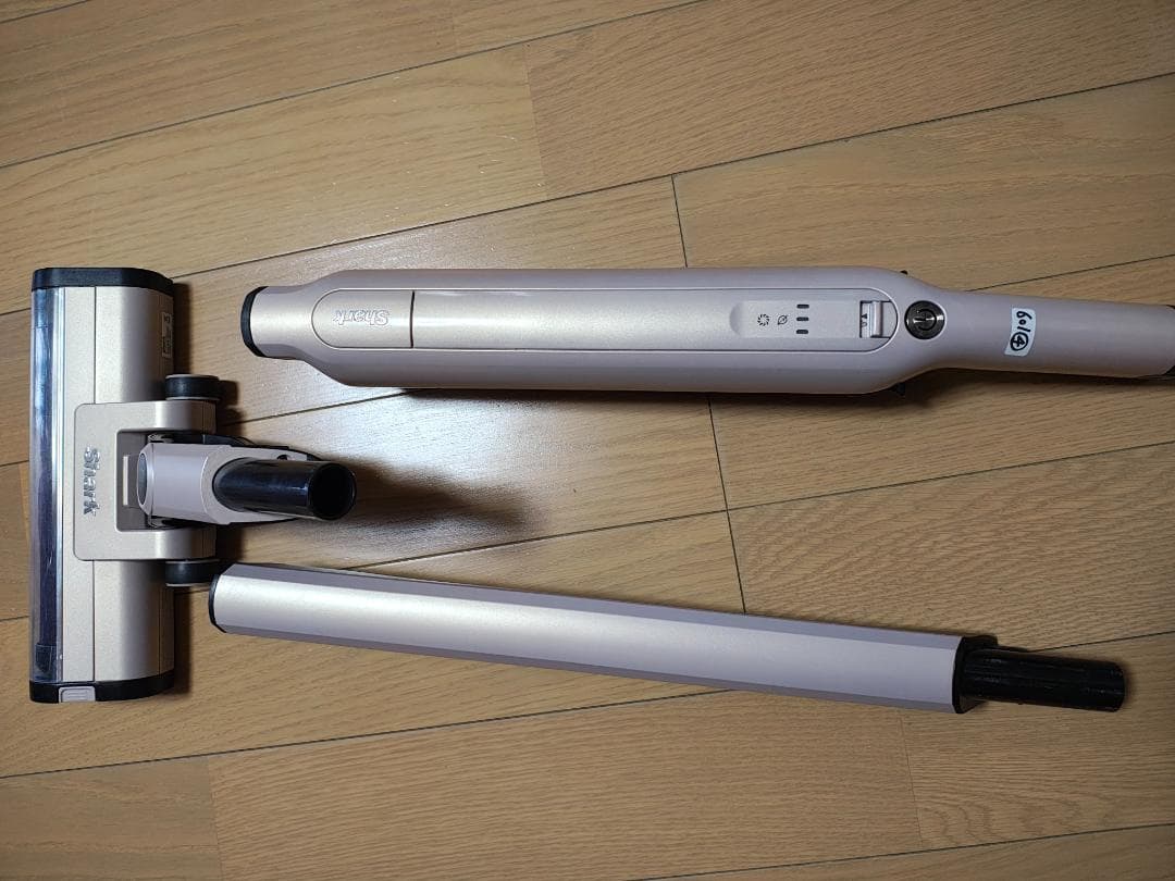 シャーク★コードレスクリーナー★CS601JPK★バッテリー新品と同等★4