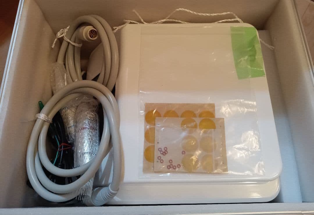 超音波美容機器 V-mate ブイメイト　プローブ2本、付属品　ジャンク状態あり