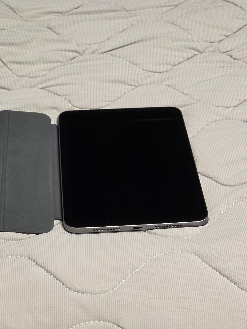 ほぼ新品 iPad mini 7 (A17Pro) 128GB ケース付き