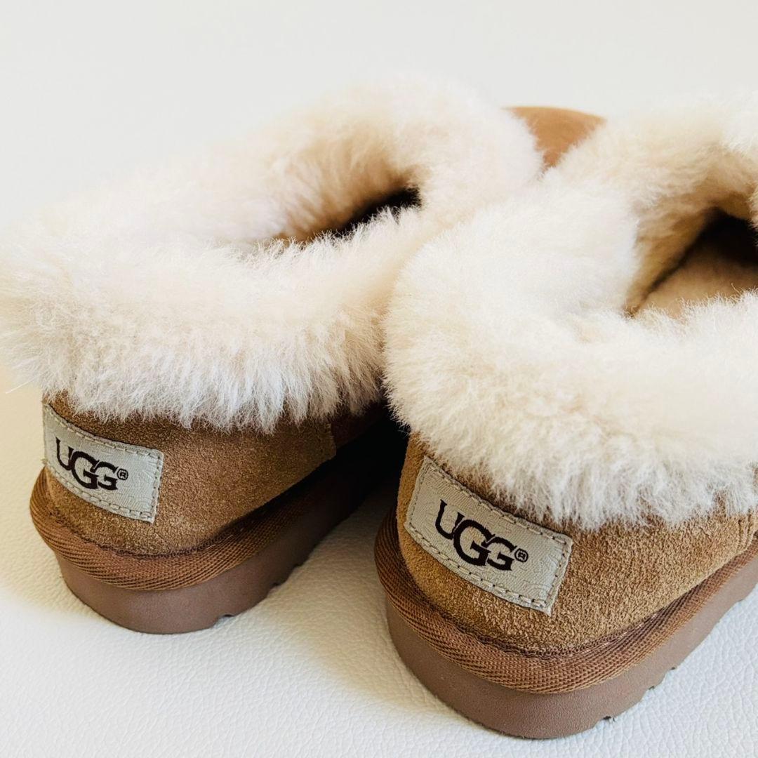 2744【極美品 展示品】UGG アグ NITA ニタ　スリッポンシューズ
