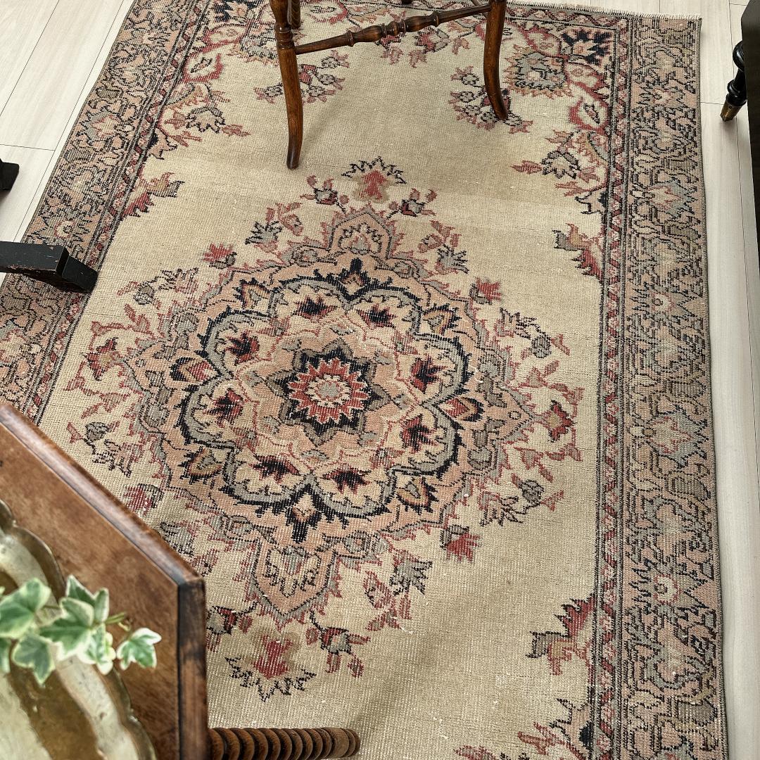 トルコ ヴィンテージラグ A104 レア ベージュ ピンク ブルー メダリオン