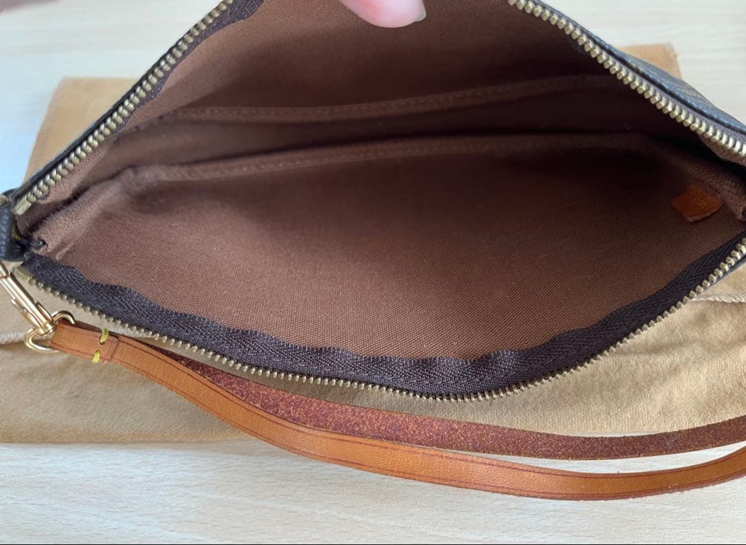 【新品未使用】ルイヴィトン アクセソワール ポーチ ポシェット ＊訳あり