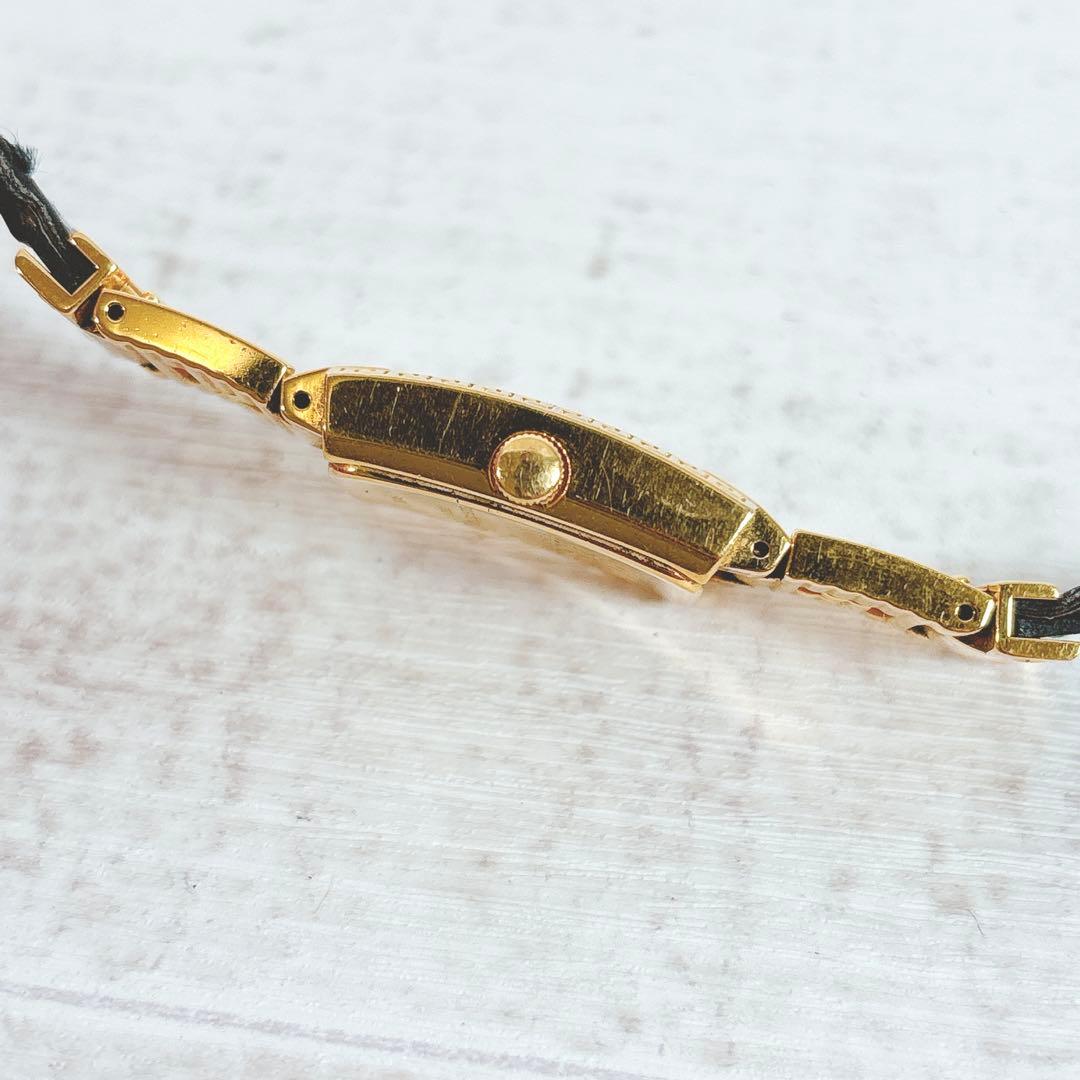 【希少】 ヴェルサーチ レディース 腕時計 メデューサ スクエア ゴールド 四角