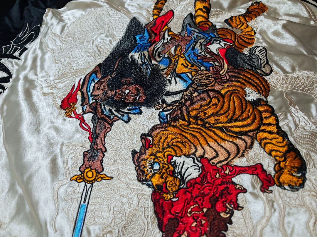 虎 スカジャン CASTLE ROGUES 未使用近い 美品 日本限定 サテン