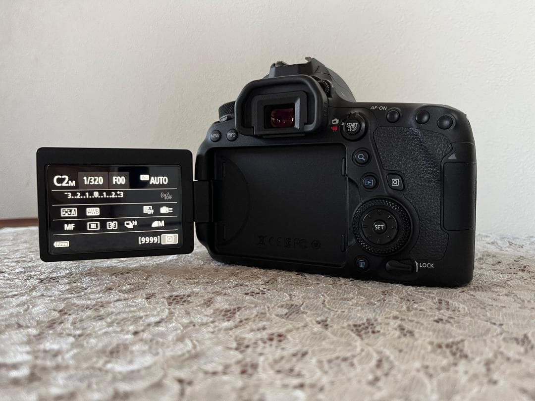 極美品 EOS 6D Mark II 本体 SC 12,500未満