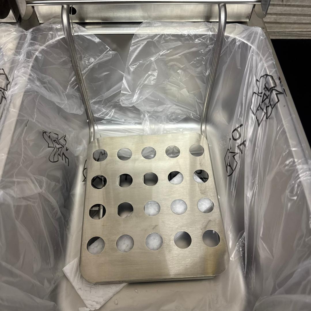 ☆未使用　業務用電気フライヤー　SA020Q　二槽式 12L 大容量　温度調整付