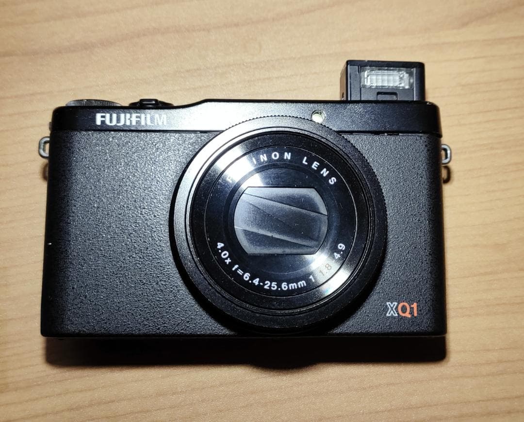 Fujifilm XQ1 コンパクトデジタルカメラ 本体 ジャンク