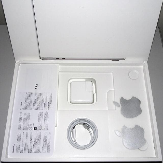 【美品】MacBook Air 13_2022_M2/8GB/256GB_SLV