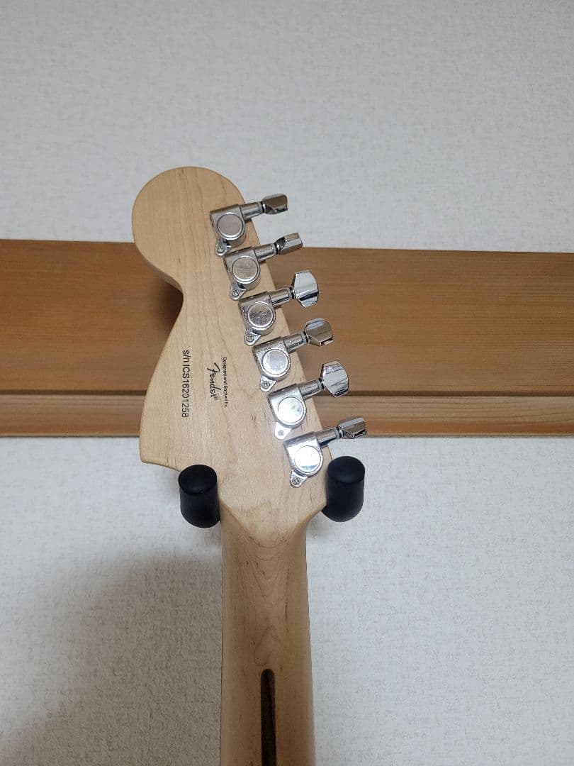 フェンダースクワイヤー ムスタング　(Fender Mustang) ギター