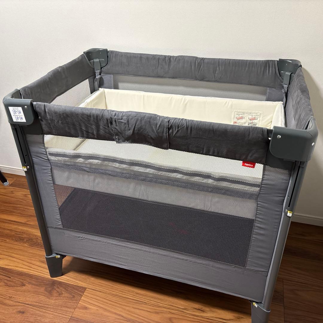 ココネルエアープラス　Aprica グレー　ベビーベッド