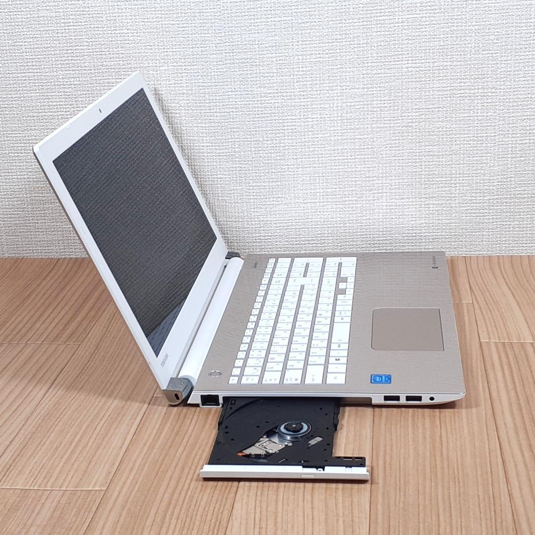 ノートパソコン　15.6型大きめの液晶で動画視聴や作業などをスムーズに快適。