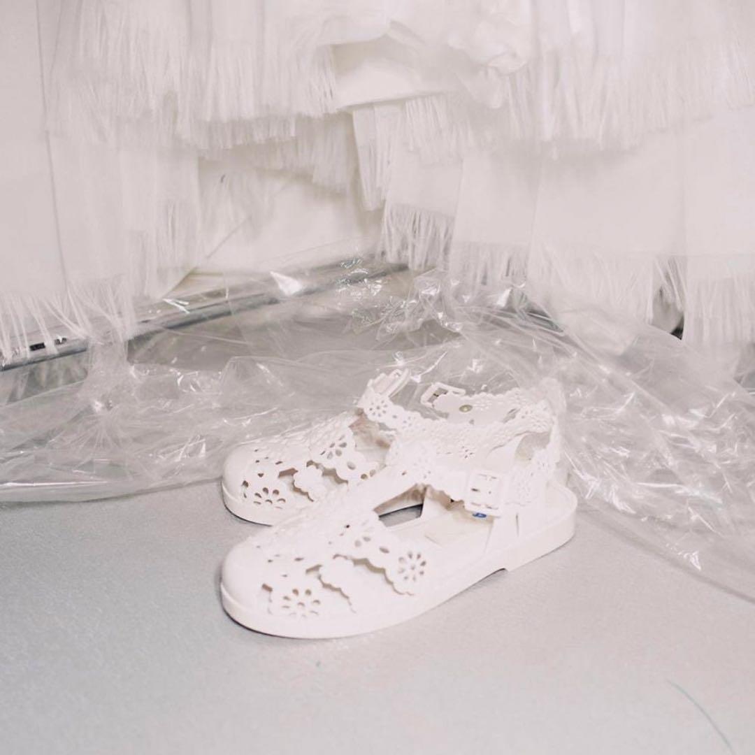 『melissa×VICTOR&ROLF』コラボサンダル