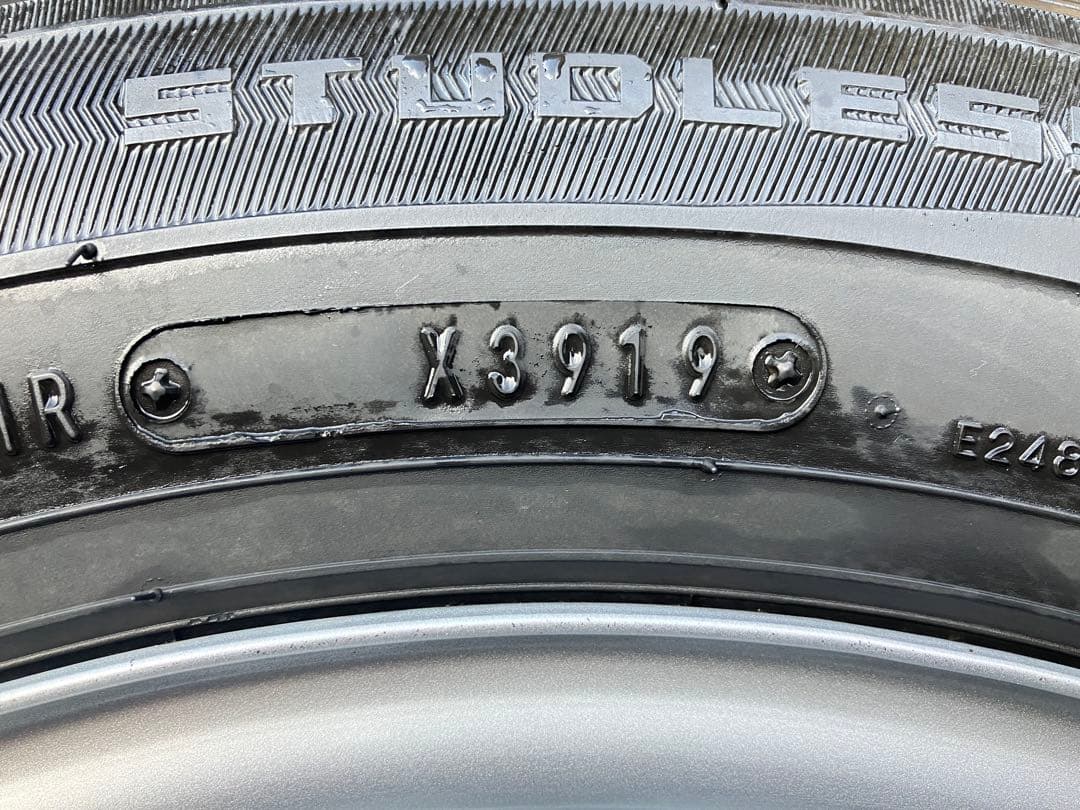 プロボックス 純正ホイール＋ちょい太スタッドレスタイヤ 純正キャップ付き