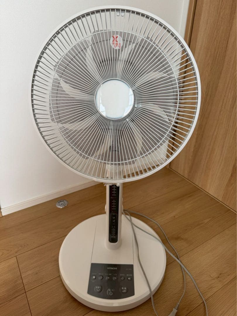 22年製　美品　日立　リビング扇風機　HEF-130R2