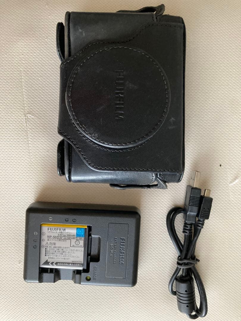Fujifilm X10コンパクトデジタルカメラ 純正革カバー