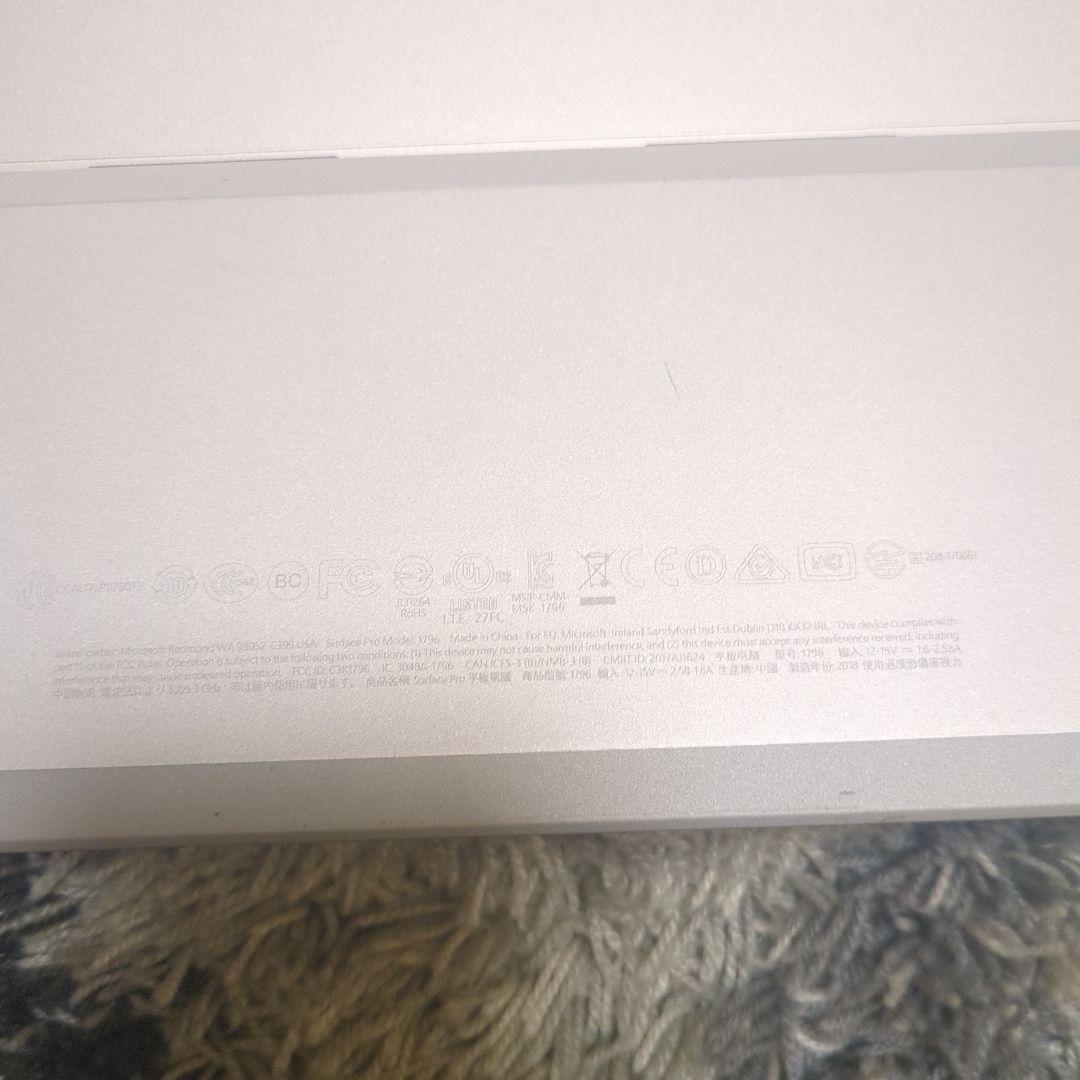 Surface Pro 5 (i5/8G/256G)本体+ ACアダプタ付