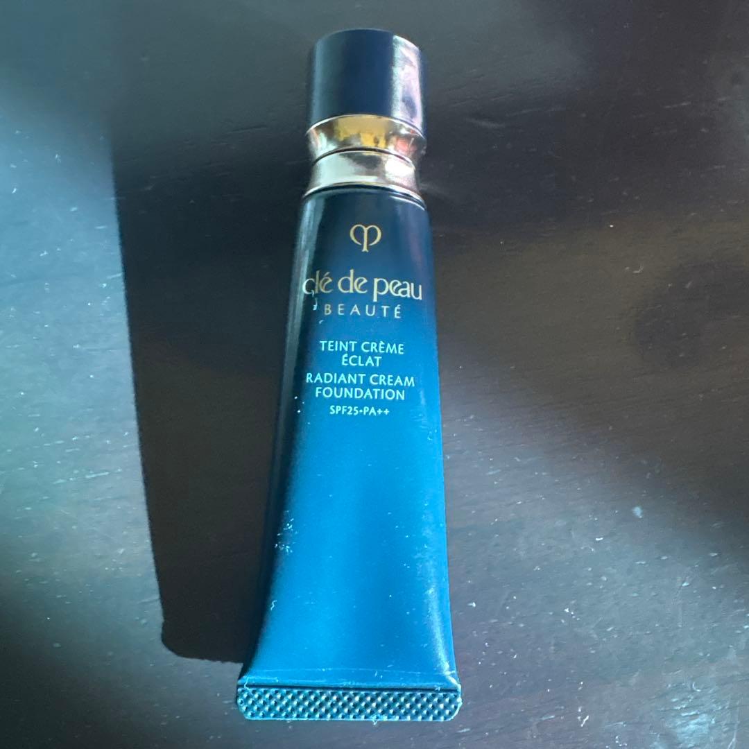 クレドポーボーテタンクレームエクラオークル10