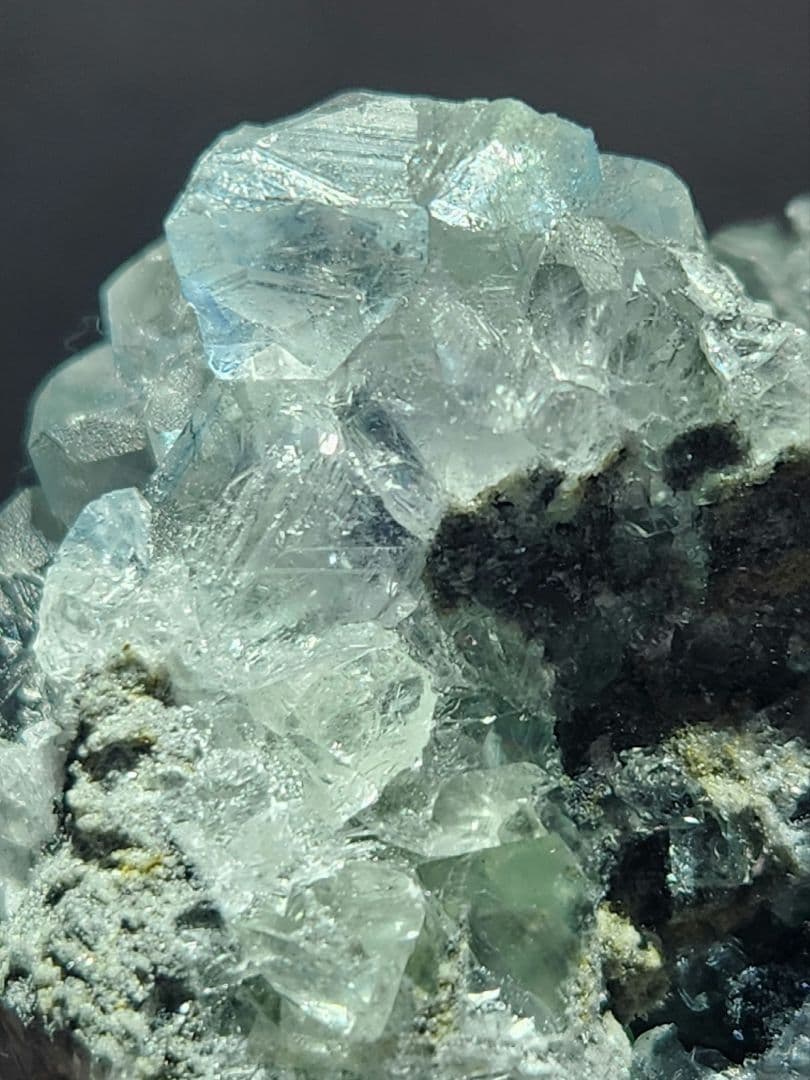 高品質✨フローライト母岩付き結晶原石