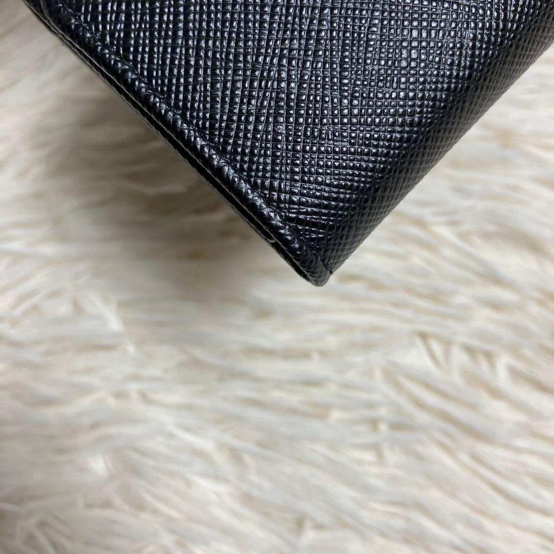 【未使用】 近年モデル プラダ メタルロゴ キーケース サフィアーノ 付属品完備