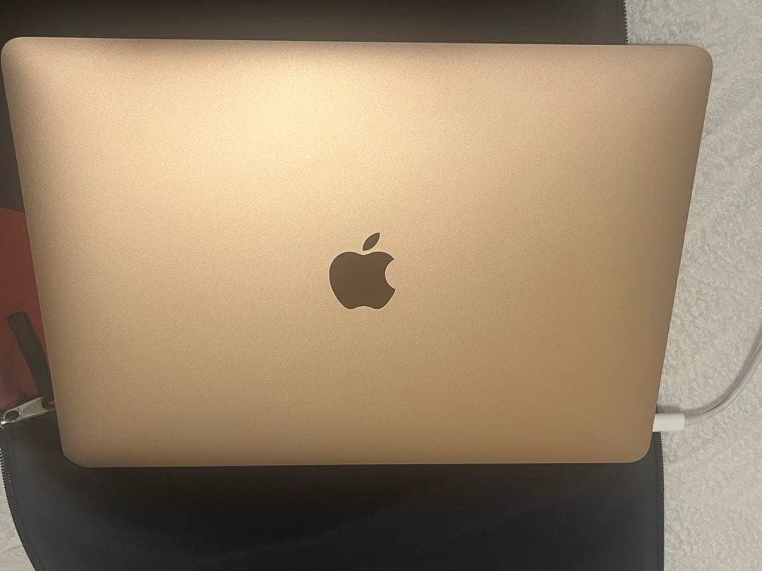 MacBook Air（M1, 2020）　ローズゴールド