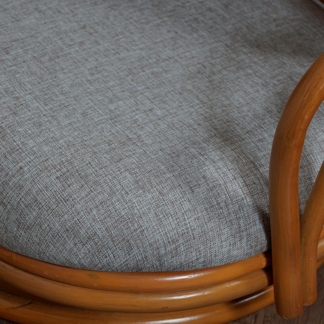 座面広々【新品】360°回転　籐回転あぐら座椅子　アウトレット