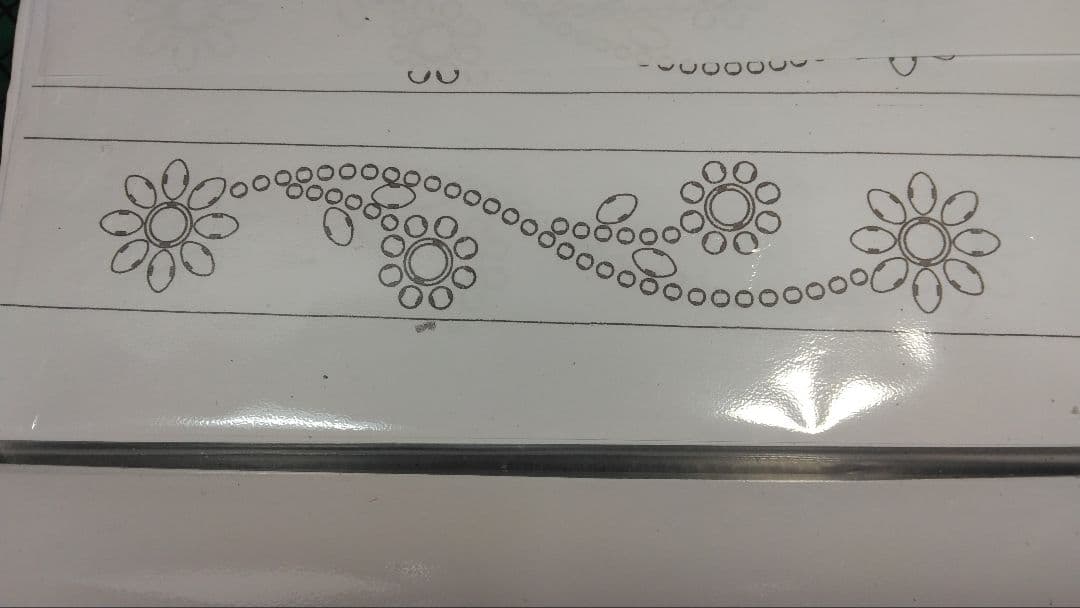 内藤栃木レザーツタ＆フラワースタッズベルトブラック　ニッケル＆ブラス