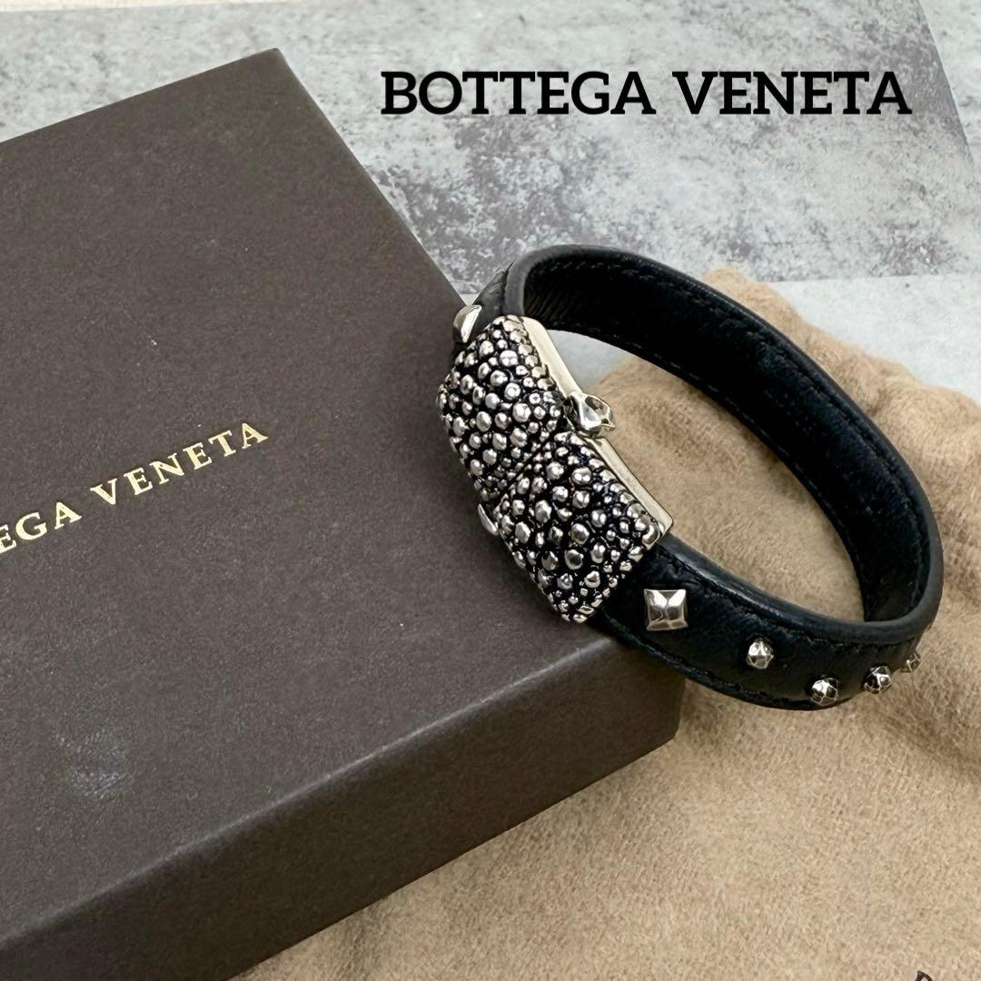 BOTTEGA VENETA ボッテガヴェネタ スタッズレザーブレスレット