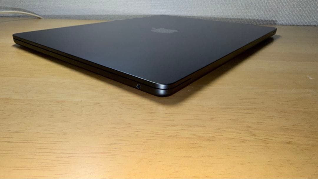 美品・ケース付MacBookAirM2 15インチ8GB1TBバッテリー99%