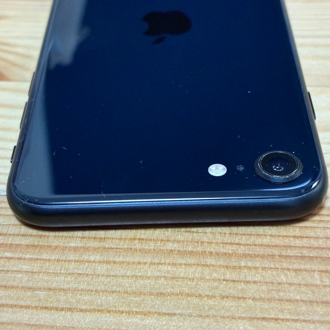 バッテリー新品　iPhoneSE第3世代64GB SIMフリー　美品　おまけ有り