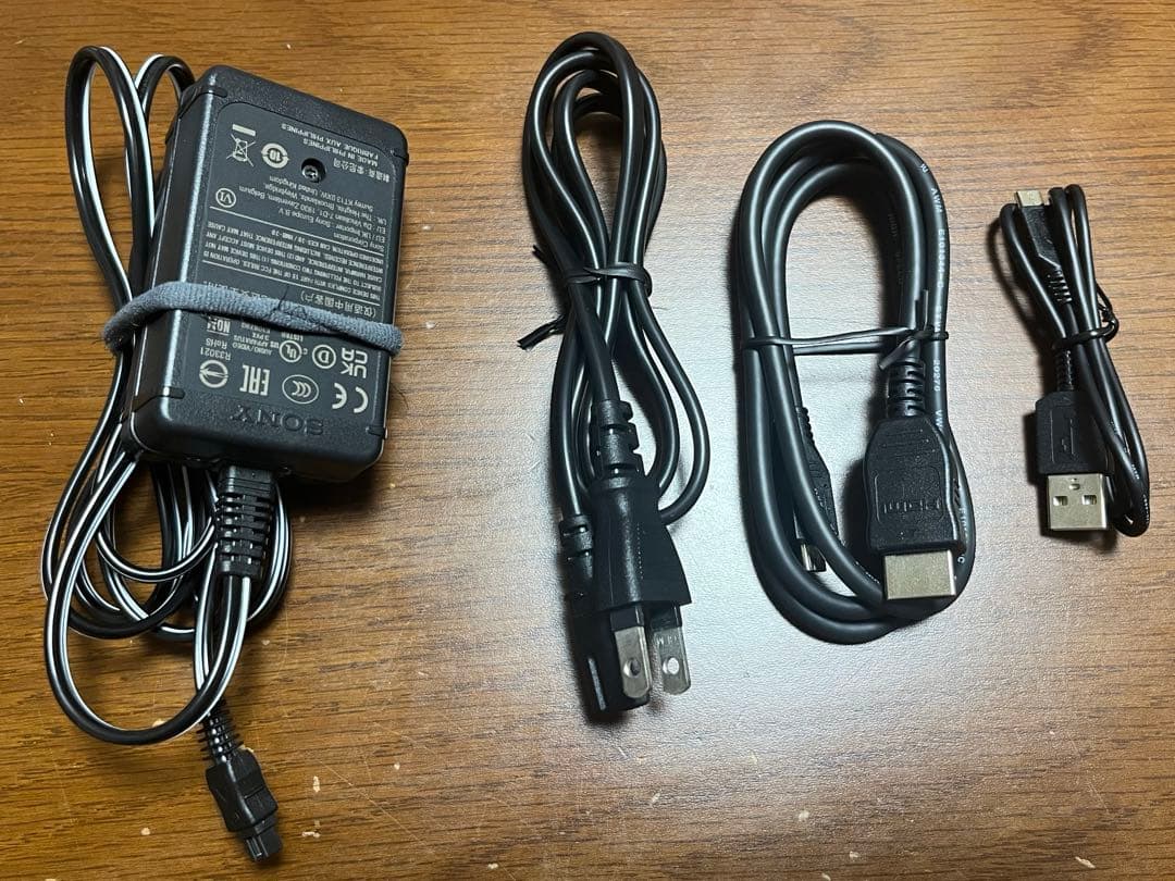 と*7様 【良品】デジタル4Kビデオカメラレコーダー　FDR-AX45