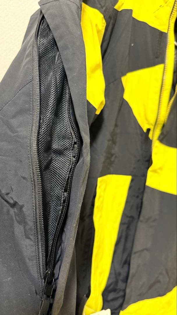 【未使用タグ付き】DESCENTE デサント　スノーボードウェア！