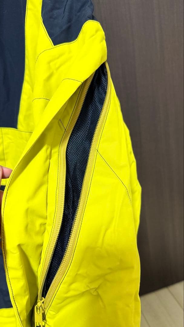 【未使用タグ付き】DESCENTE デサント　スノーボードウェア！