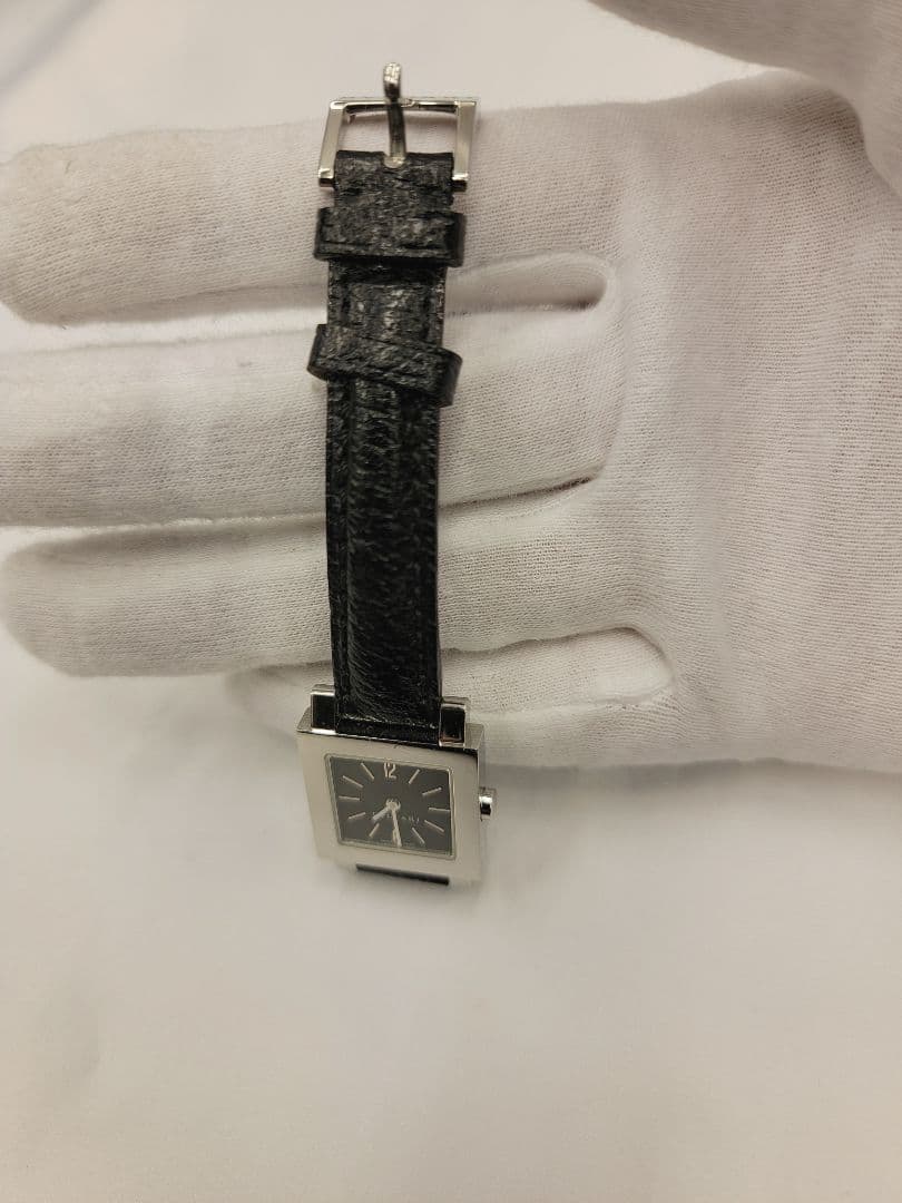 BVLGARI　レディース スクエア型 黒レザー時計