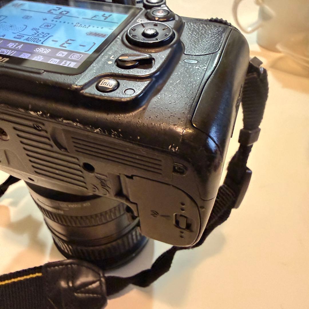 値下げ！Nikon 一眼レフカメラ D7000 18-200 VR レンズ付