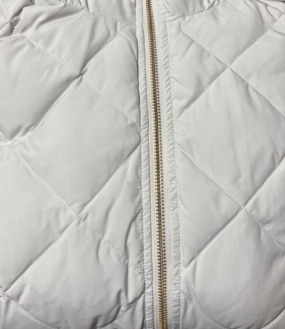 TAION アンフィーロフード付き　ホワイト　キルト　ベストコート　ダブルジップ