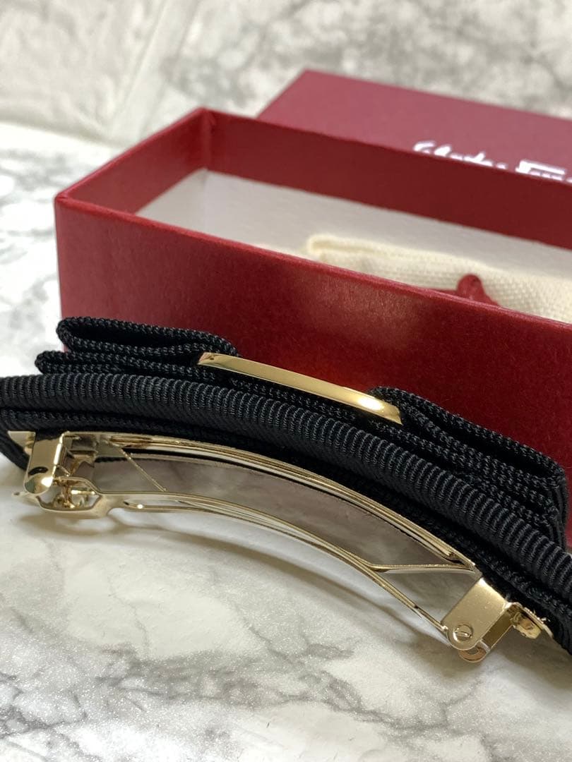 サルヴァトーレ フェラガモ バレッタ 黒