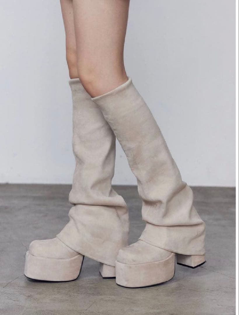 即日発送！EMODA ルーズフレアカバーフィットブーツ　アイボリー