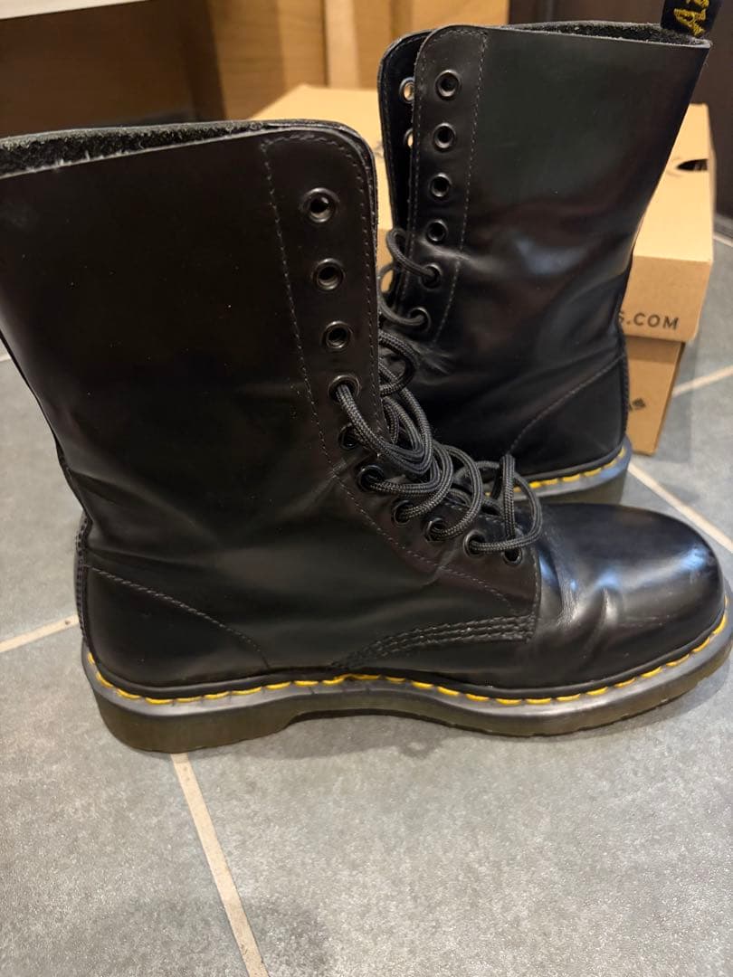 Dr. Martens 黒 10ホール